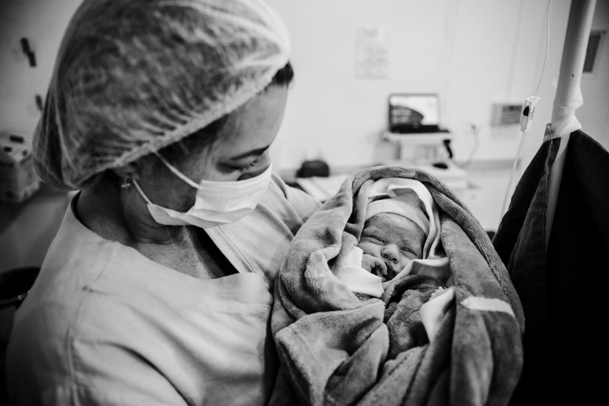 Fotografa familia Curitiba - nascimento hospital santa Brigida menino