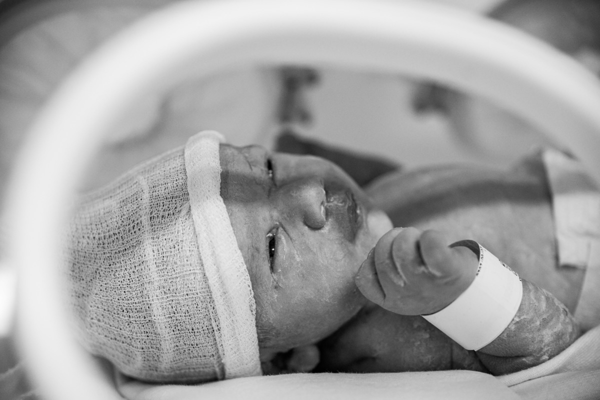 Fotografa familia Curitiba - nascimento hospital santa Brigida menino