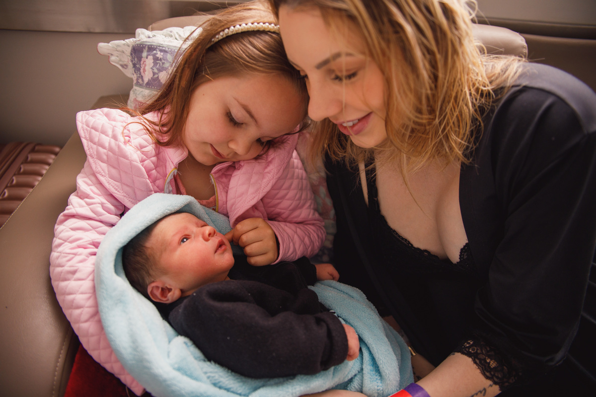 Fotografa familia Curitiba - nascimento hospital santa Brigida menino