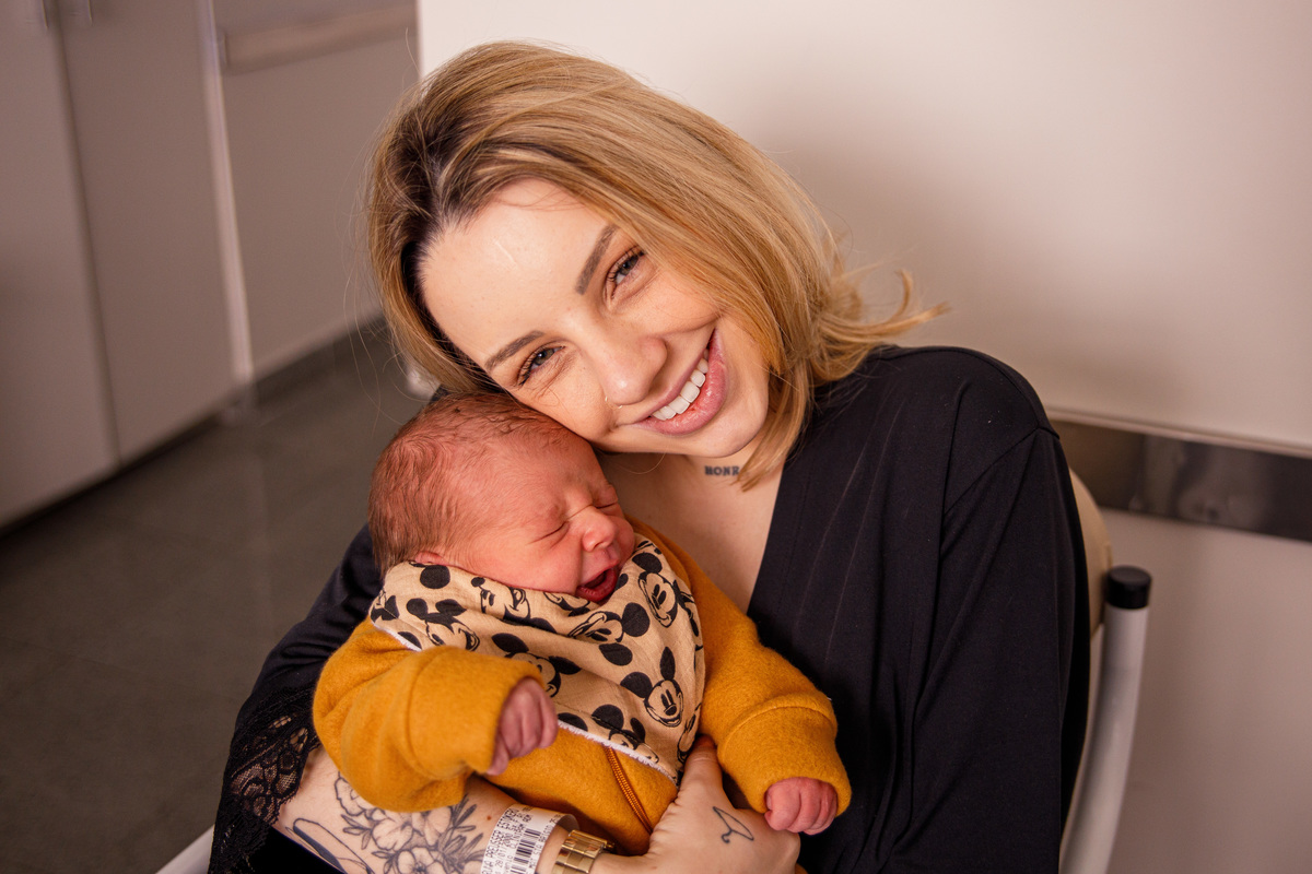 Fotografa familia Curitiba - nascimento hospital santa Brigida menino