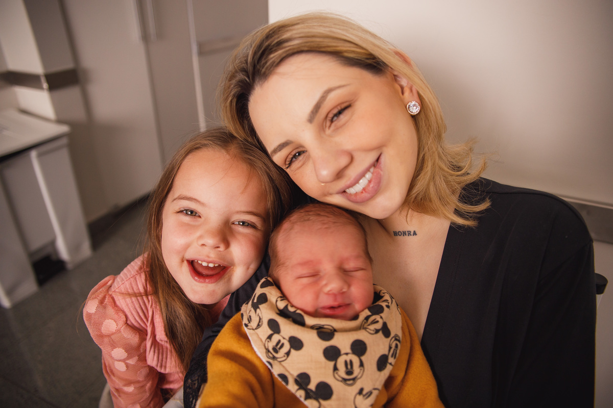 Fotografa familia Curitiba - nascimento hospital santa Brigida menino