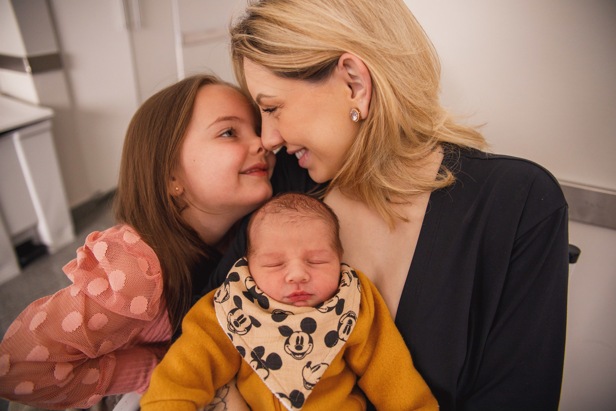 Fotografa familia Curitiba - nascimento hospital santa Brigida menino