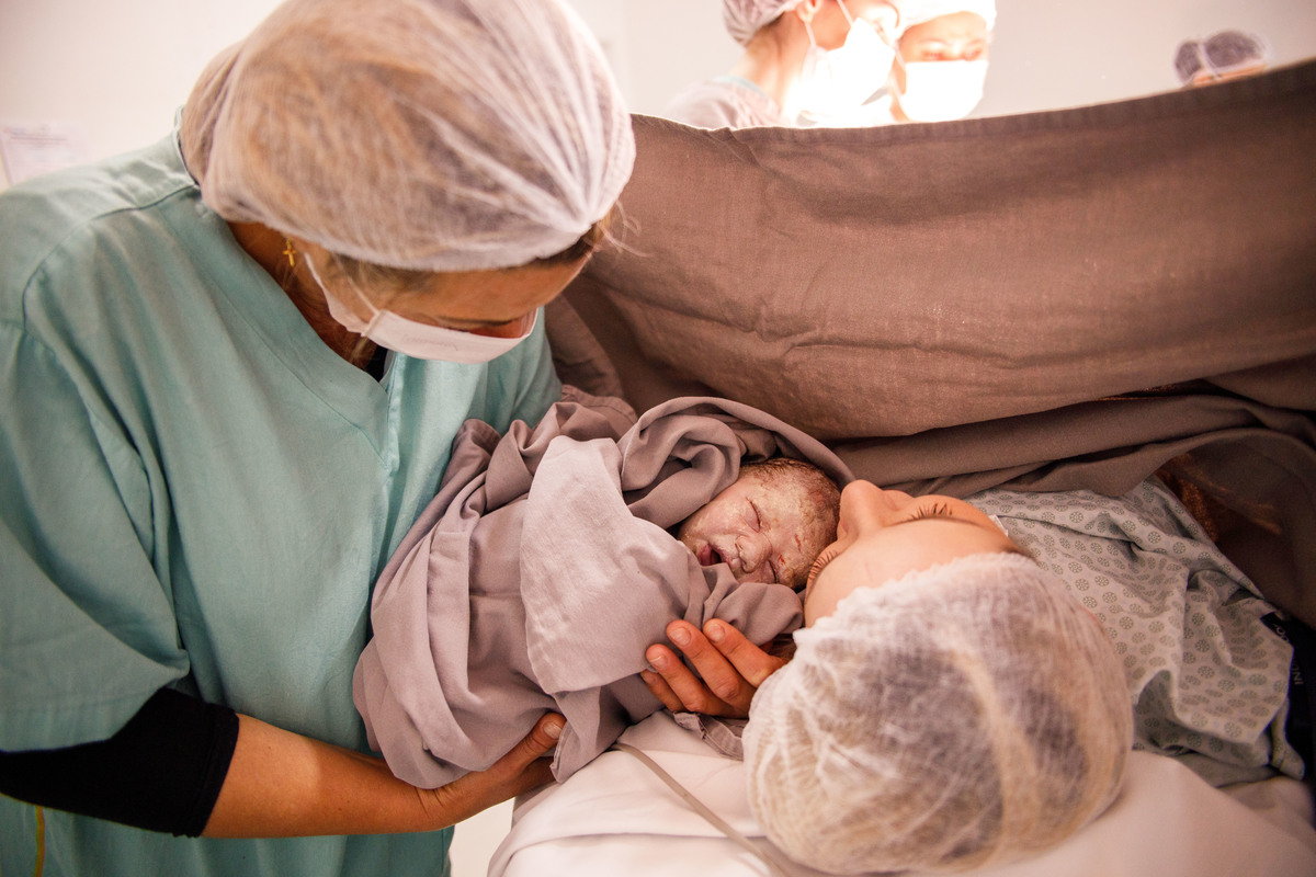 Fotografa familia Curitiba - nascimento hospital santa Brigida menino