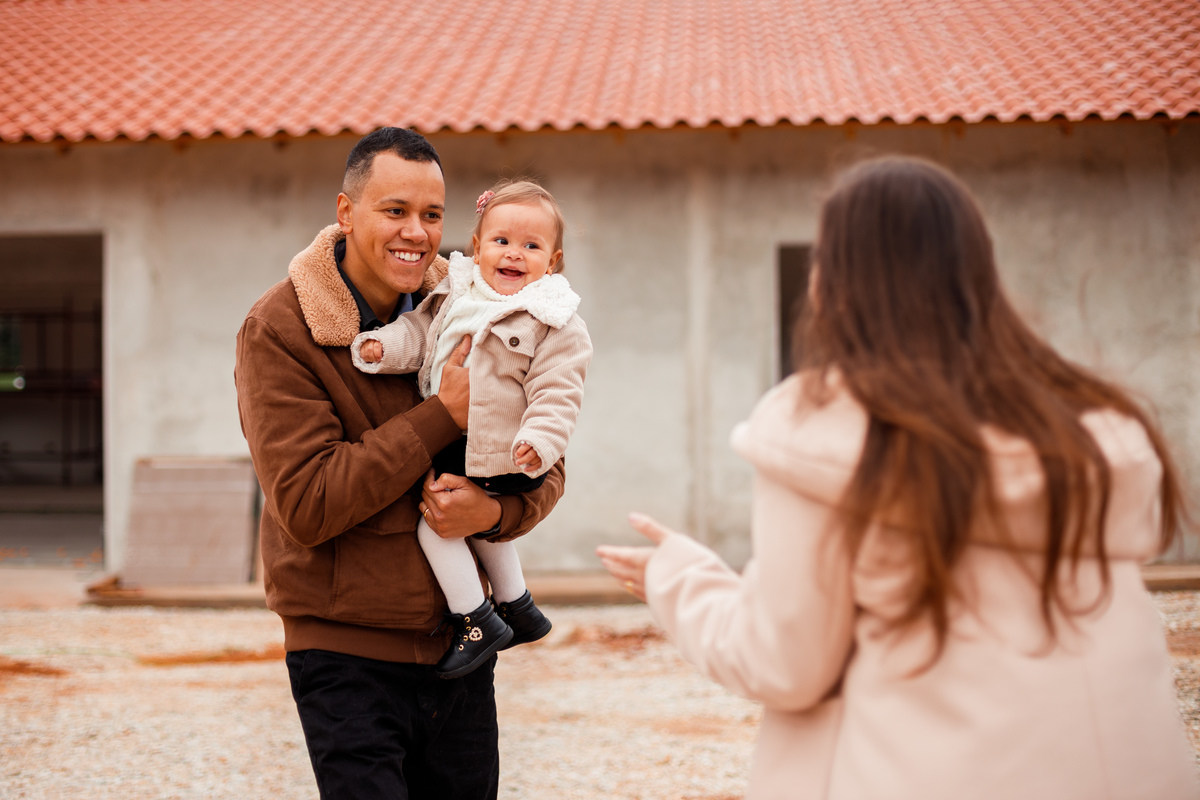 Fotografa familia Curitiba - ensaio bebê casa reforma campo magro