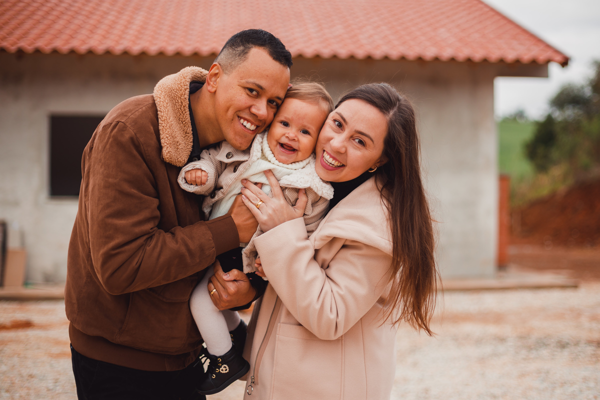 Fotografa familia Curitiba - ensaio bebê casa reforma campo magro