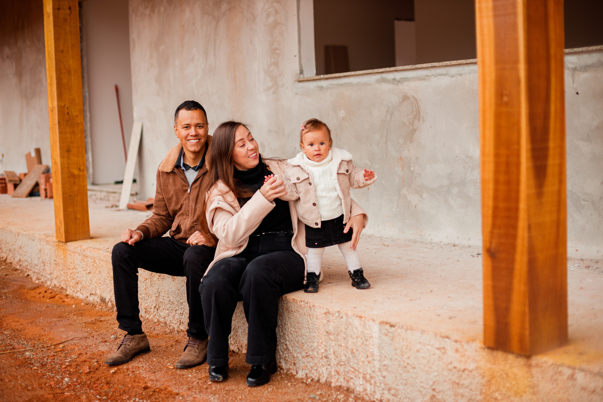 vFotografa familia Curitiba - ensaio bebê casa reforma campo magro