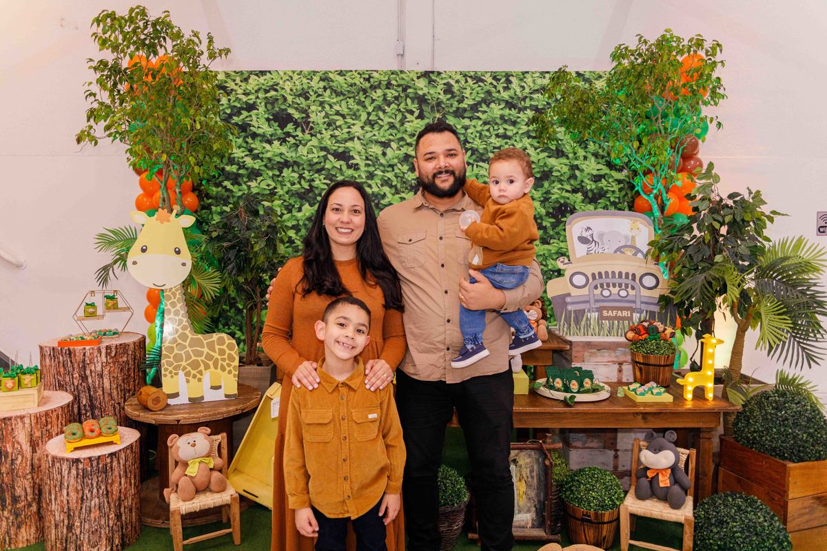 Fotografa familia Curitiba - buffet smalls kids safari bebes