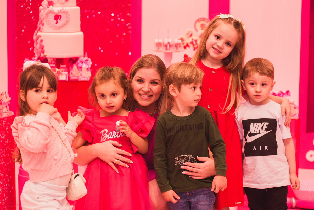 Fotografa familia Curitiba - aniversario barbie 4 anos menina