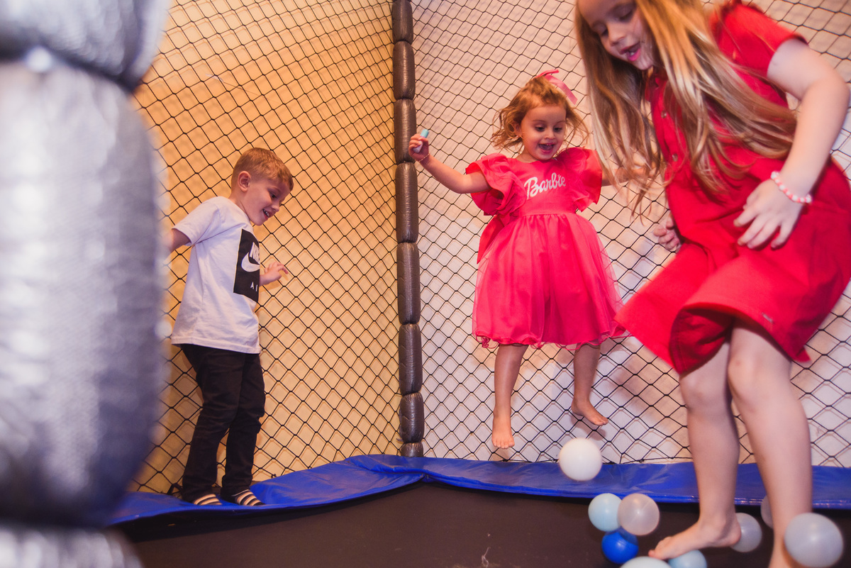 Fotografa familia Curitiba - aniversario barbie 4 anos menina