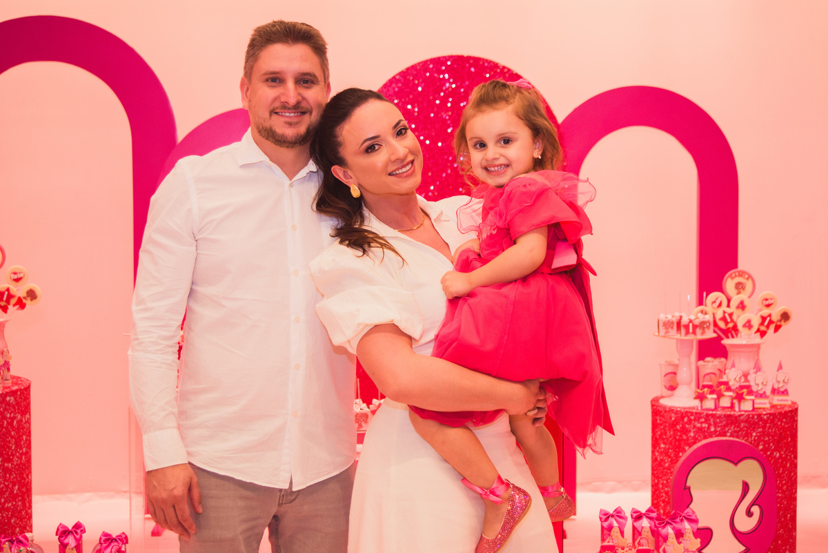 Fotografa familia Curitiba - aniversario barbie 4 anos menina