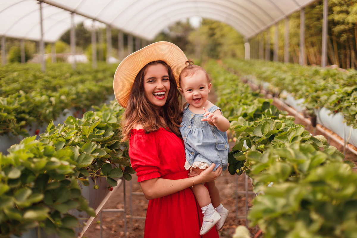 fotografa familia curitiba - ensaio bebe morango SJP