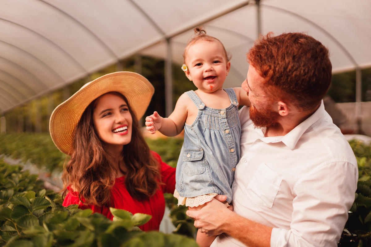 fotografa familia curitiba - ensaio bebe morango SJP