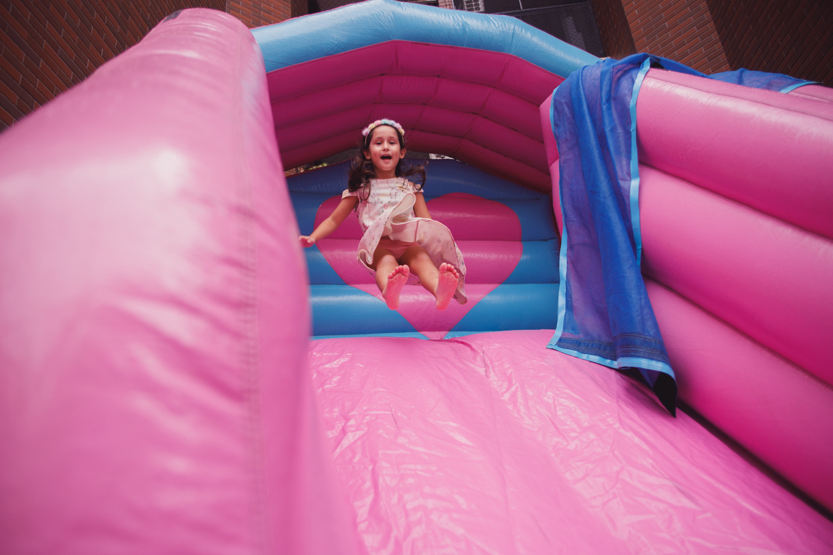 fotografa familia curitiba - aniversário infantil salão de festas  menina