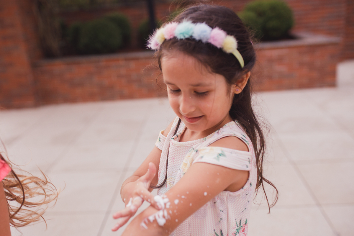 fotografa familia curitiba - aniversário infantil salão de festas  menina