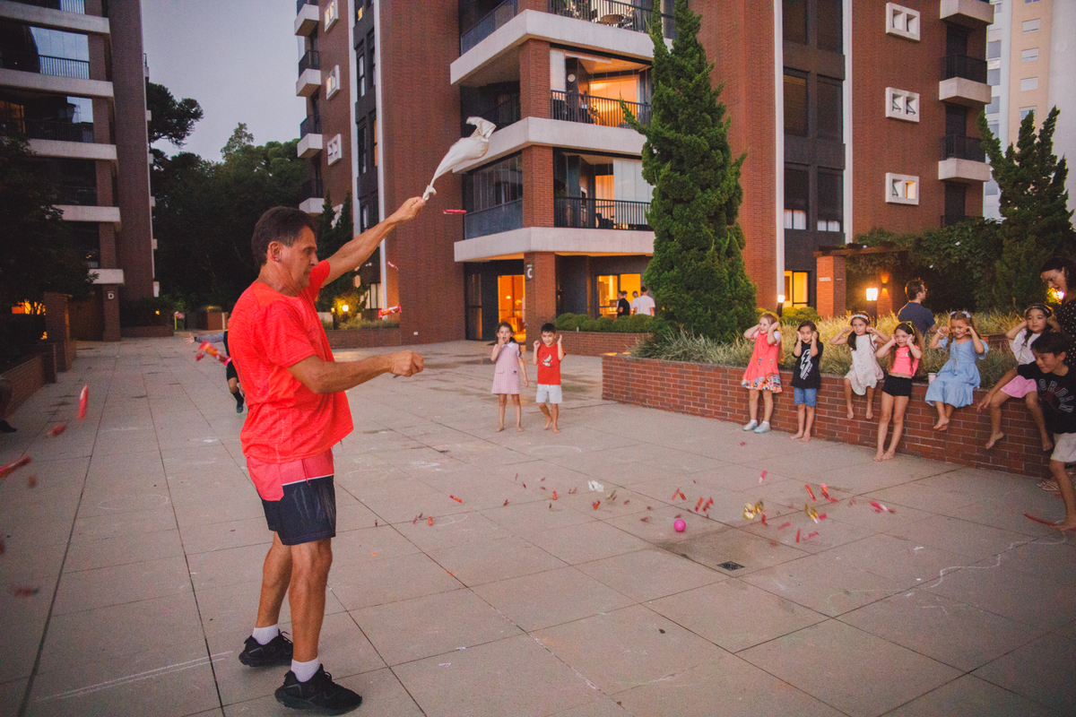 fotografa familia curitiba - aniversário infantil salão de festas  menina