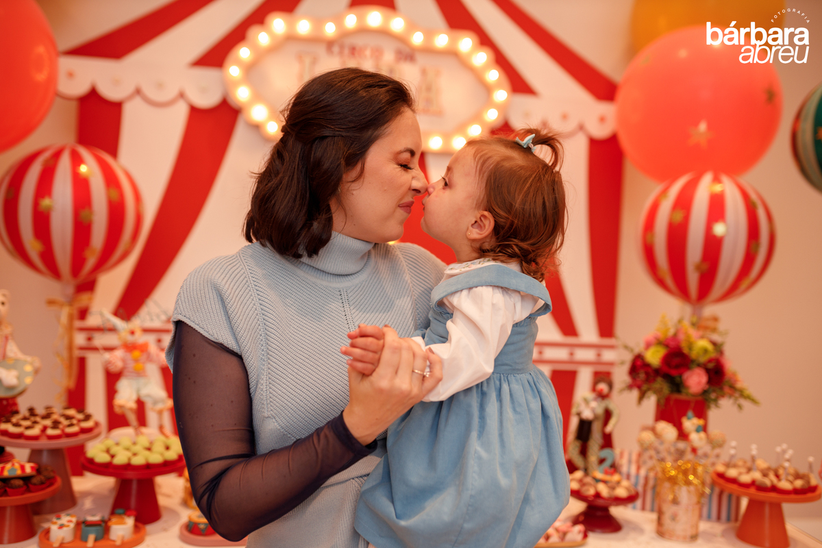 fotografa da familia curitiba - aniversario menina circo