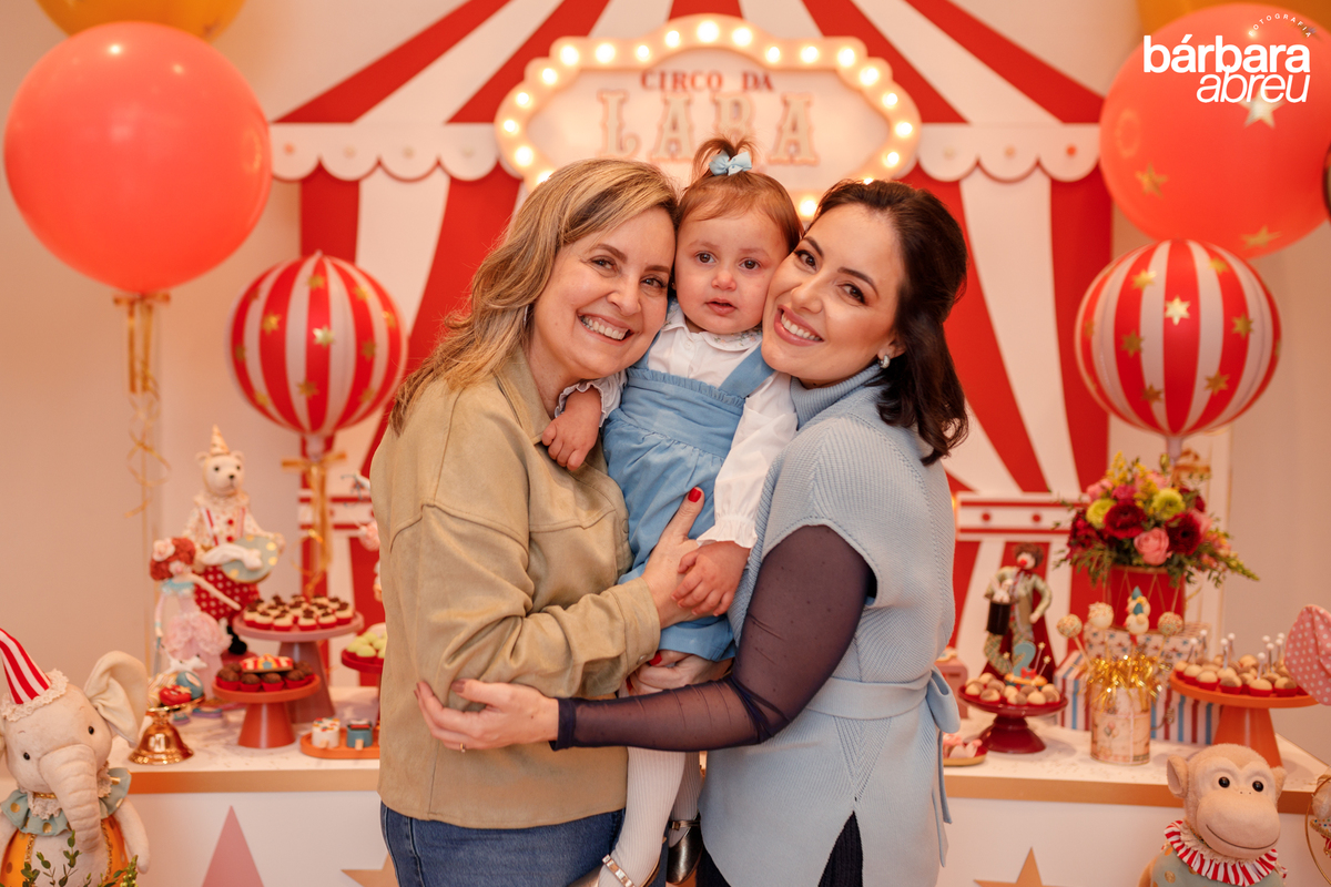 fotografa da familia curitiba - aniversario menina circo