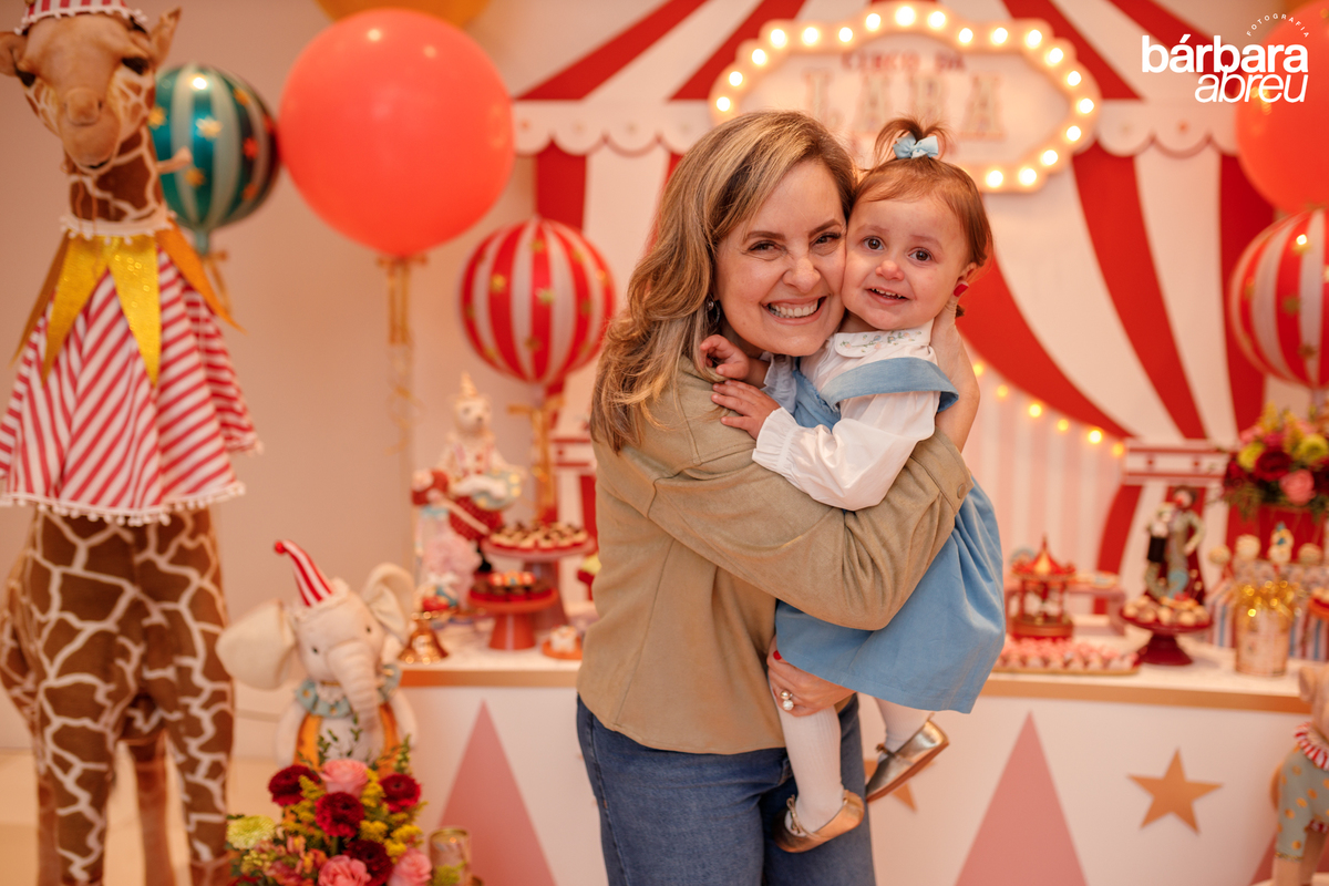 fotografa da familia curitiba - aniversario menina circo
