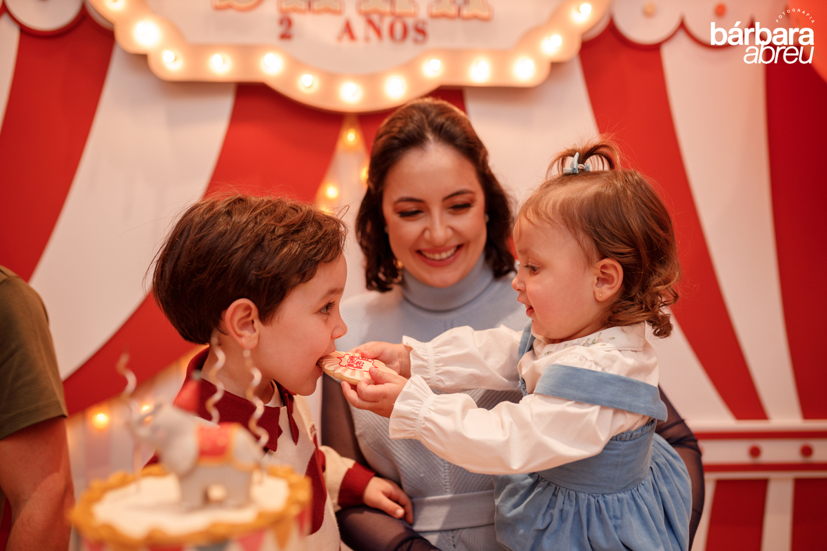 fotografa da familia curitiba - aniversario menina circo