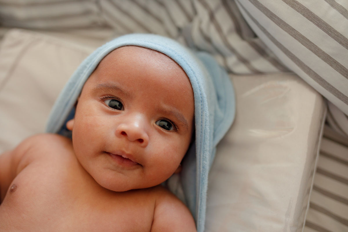 fotografa familia curitiba - bebe menino 2 meses em casa lifestyle - barbara abreu