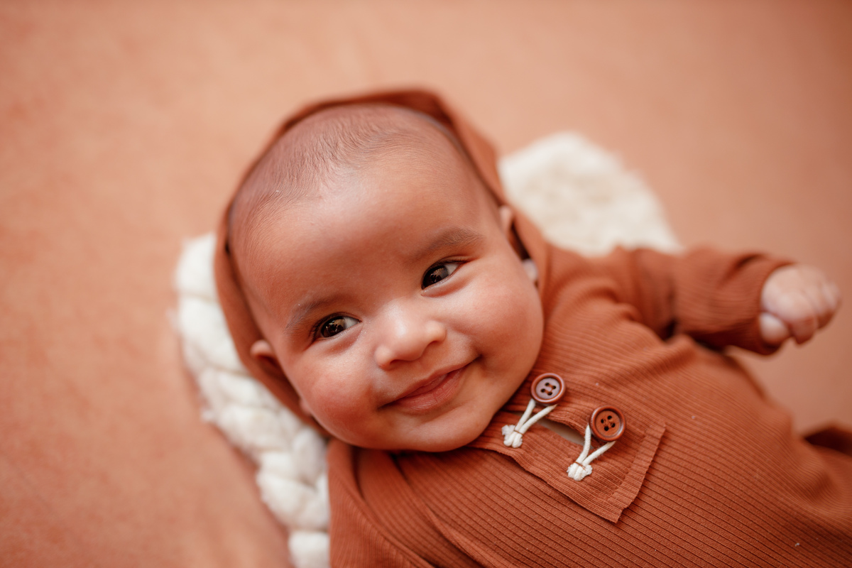 fotografa familia curitiba - bebe menino 2 meses em casa lifestyle - barbara abreu