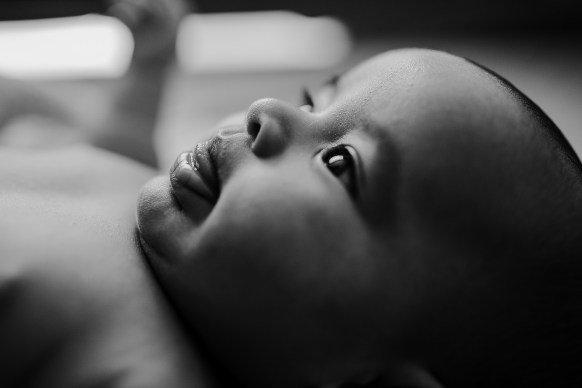 fotografa familia curitiba - bebe menino 2 meses em casa lifestyle - barbara abreu