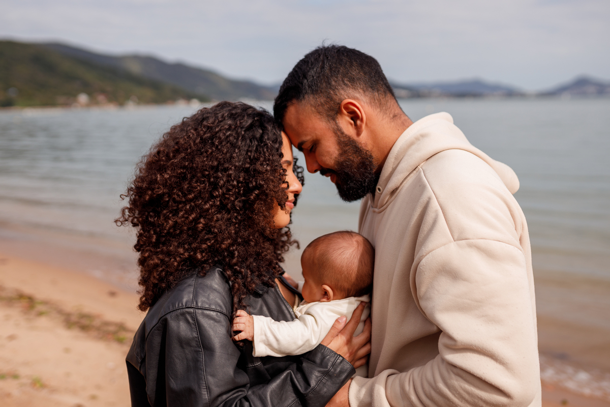 fotografa familia curitiba - bebe menino 2 meses em casa lifestyle - barbara abreu