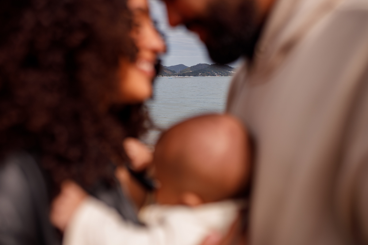 fotografa familia curitiba - bebe menino 2 meses em casa lifestyle - barbara abreu