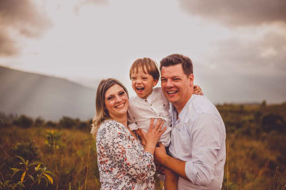 fotografa familia curitiba - Pedro na montanha