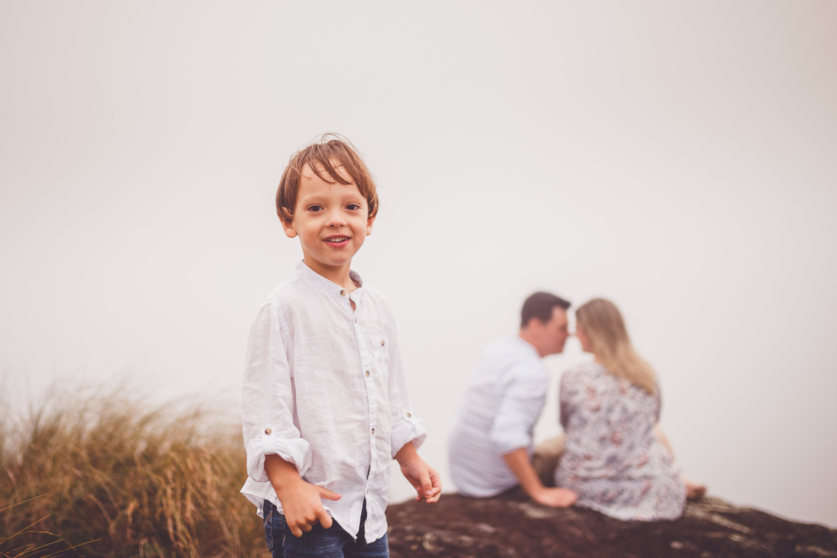 fotografa familia curitiba - Pedro na montanha
