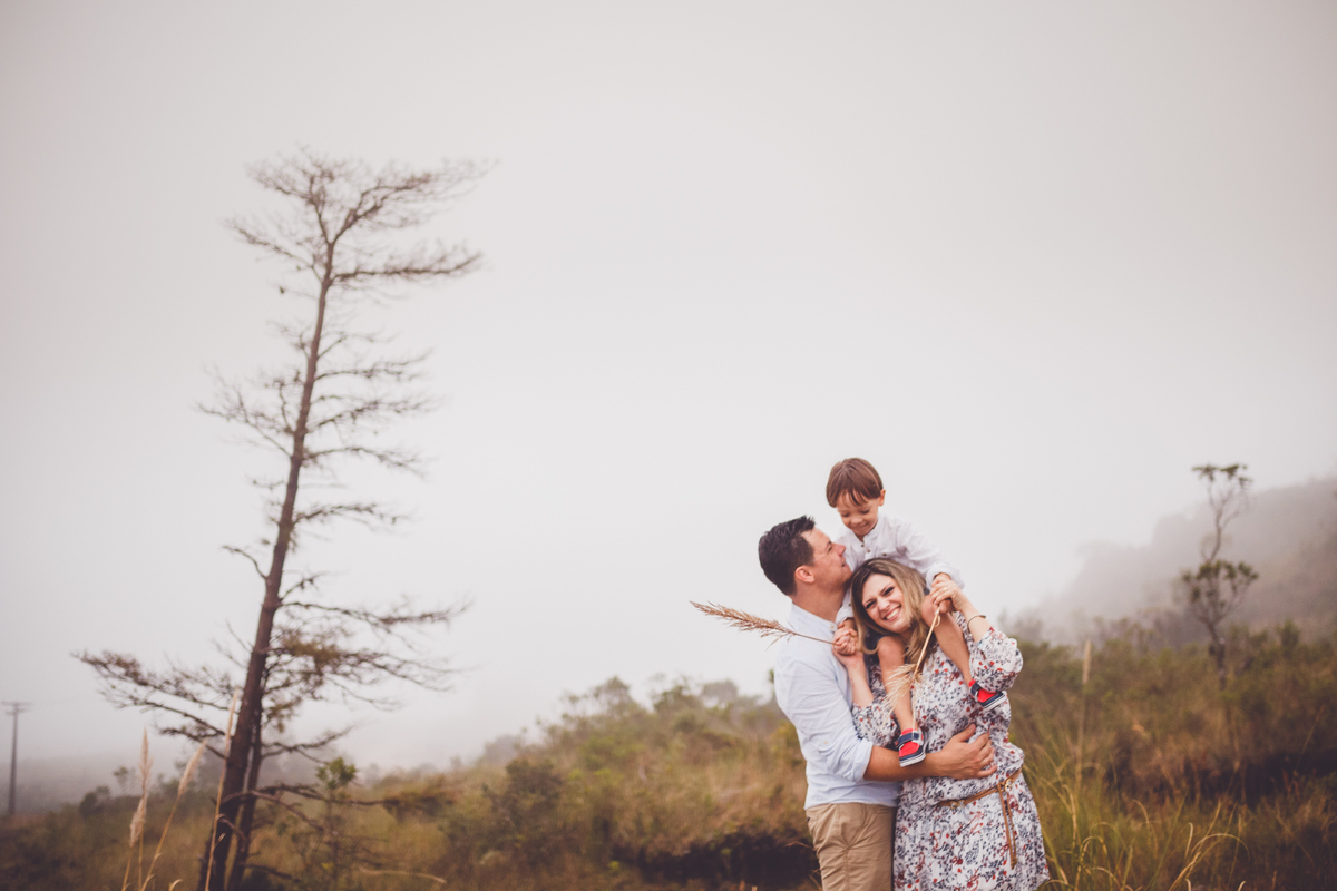 fotografa familia curitiba - Pedro na montanha