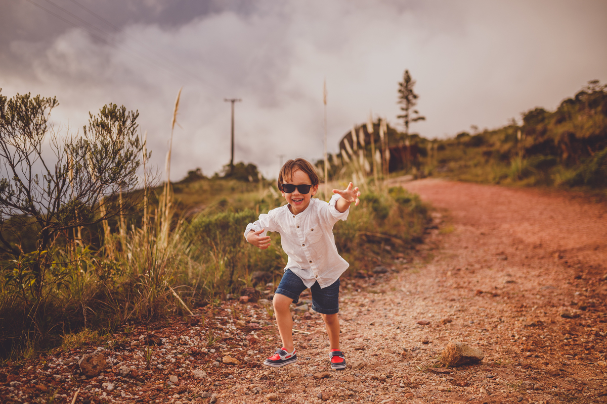 fotografa familia curitiba - Pedro na montanha