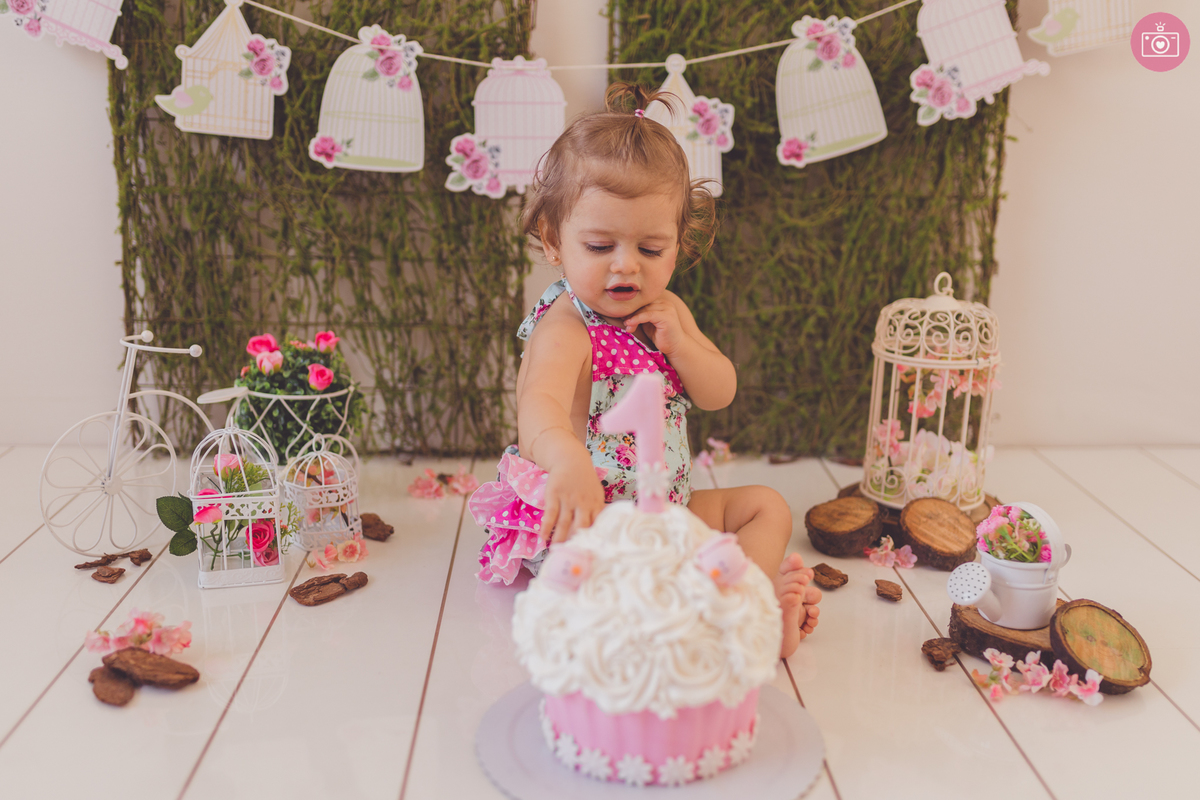 fotografa familia curitiba - ensaio smash the cake Sarah - bolo