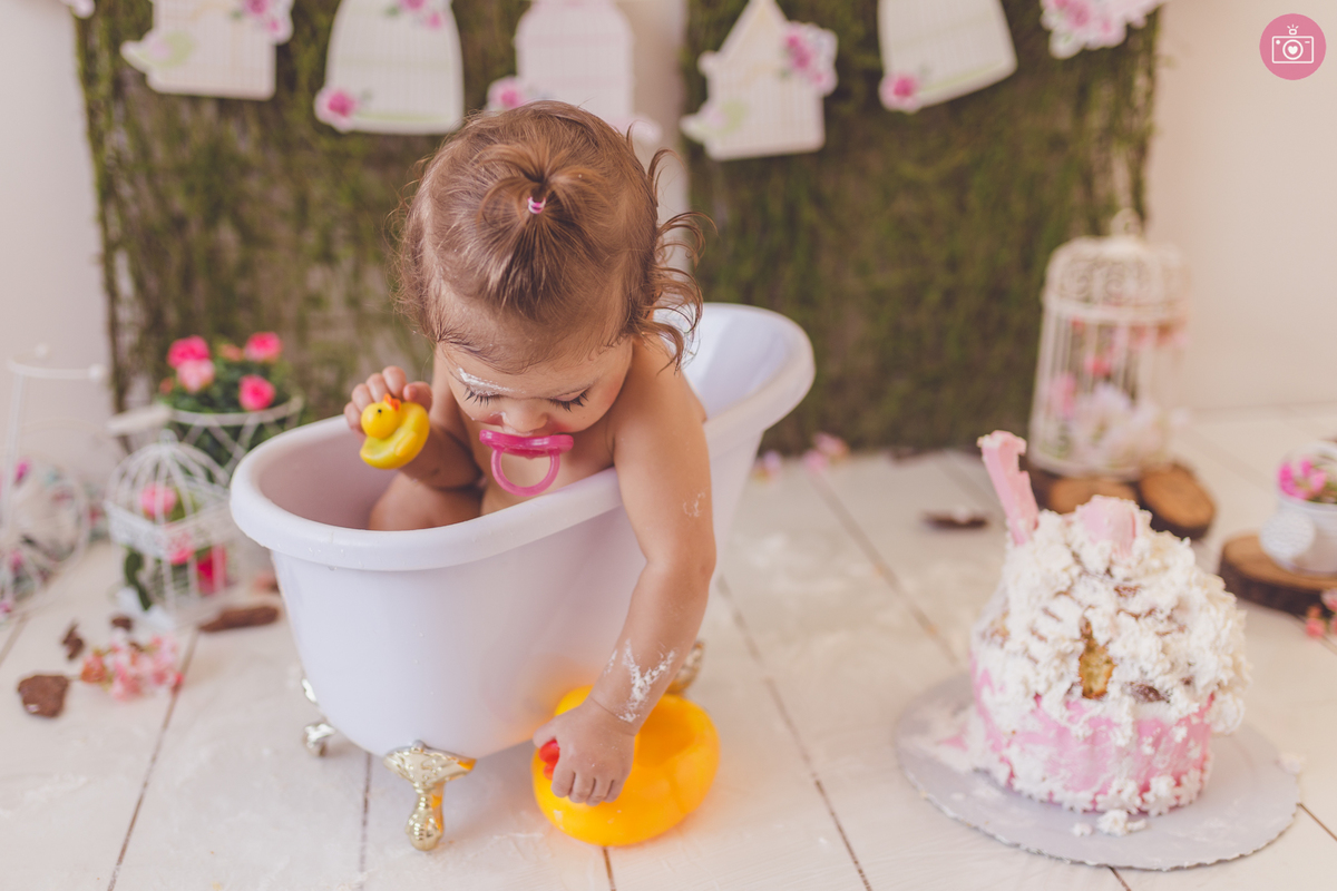 fotografa familia curitiba - ensaio smash the cake Sarah - bolo