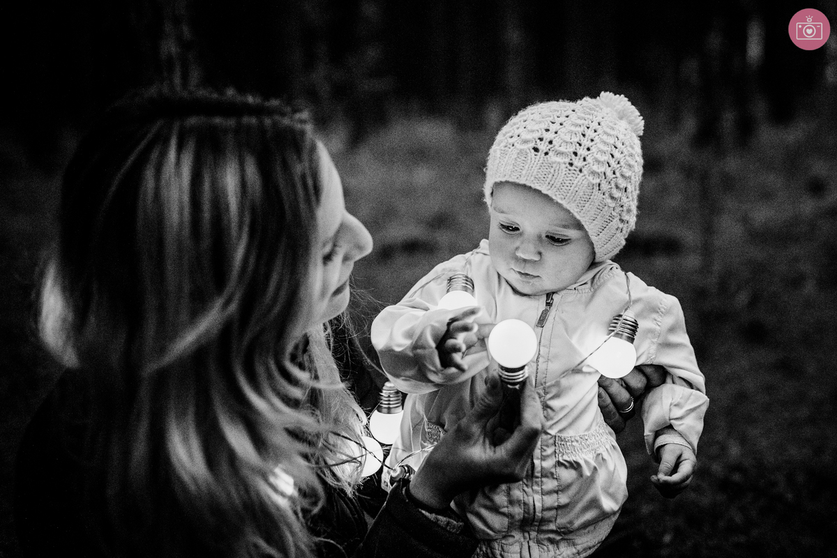fotografa familia curitiba - acompanhamento trimestral - julia 9 meses - acampamento na floresta