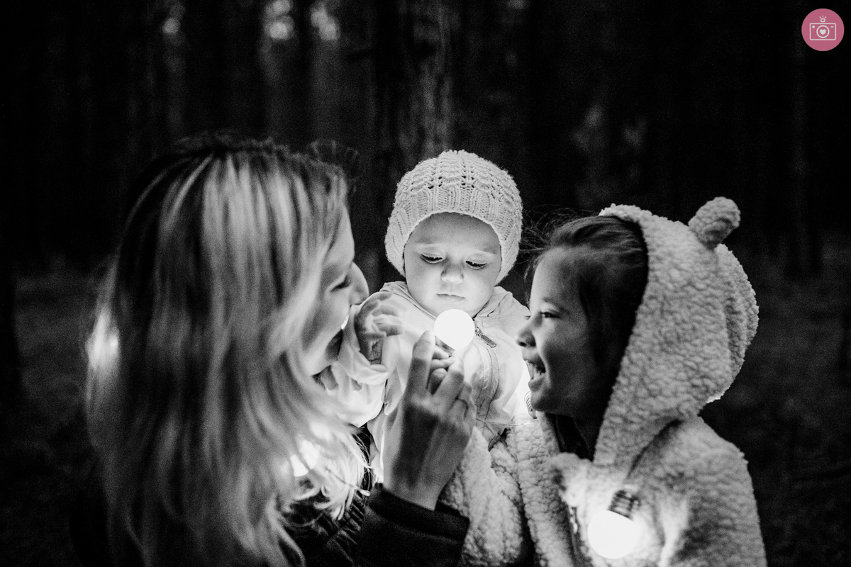 fotografa familia curitiba - acompanhamento trimestral - julia 9 meses - acampamento na floresta
