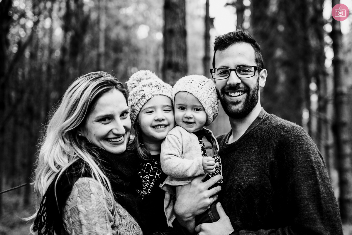 fotografa familia curitiba - acompanhamento trimestral - julia 9 meses - acampamento na floresta