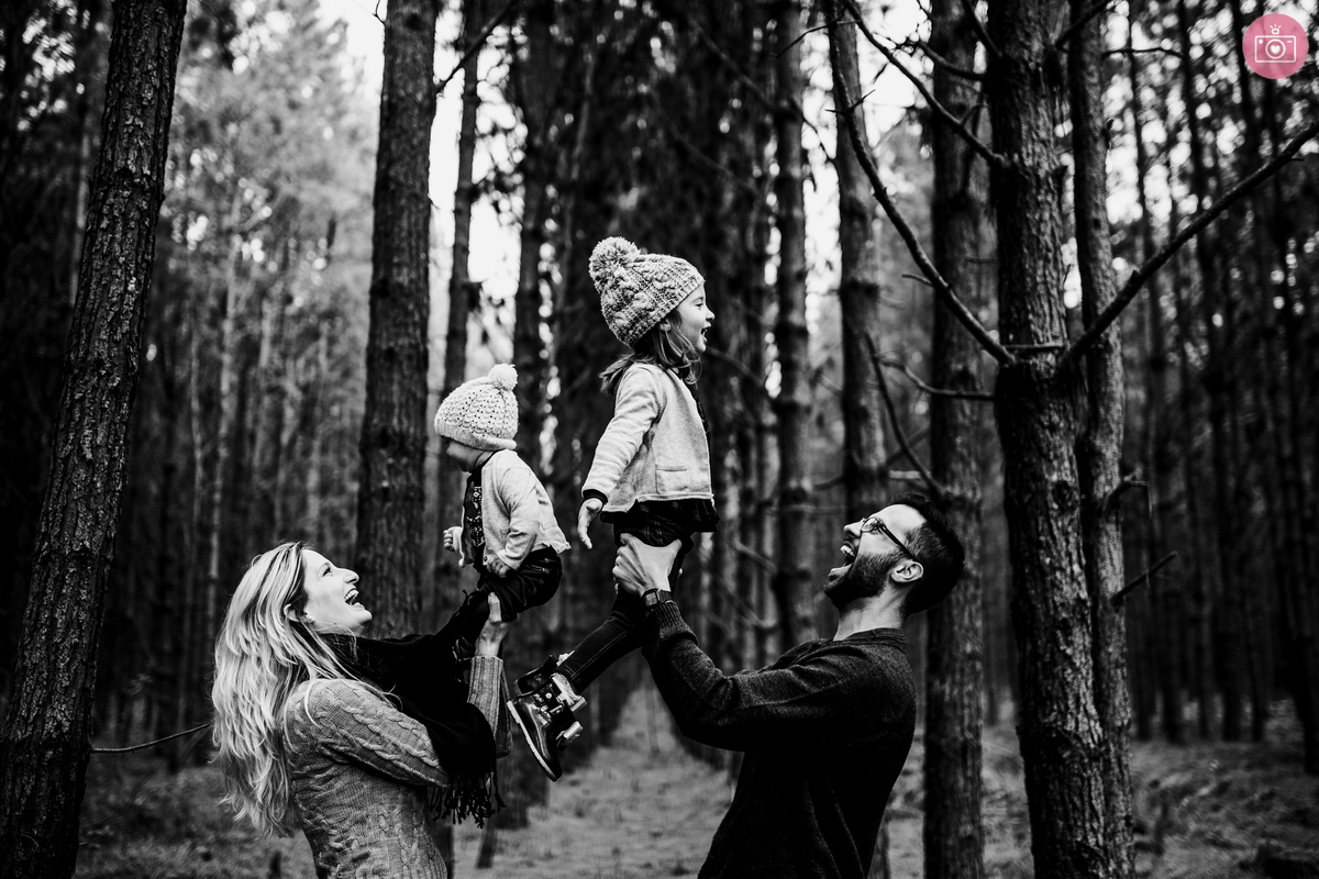 fotografa familia curitiba - acompanhamento trimestral - julia 9 meses - acampamento na floresta