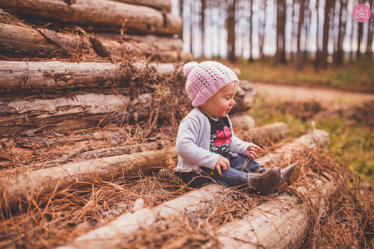 fotografa familia curitiba - acompanhamento trimestral - julia 9 meses - acampamento na floresta