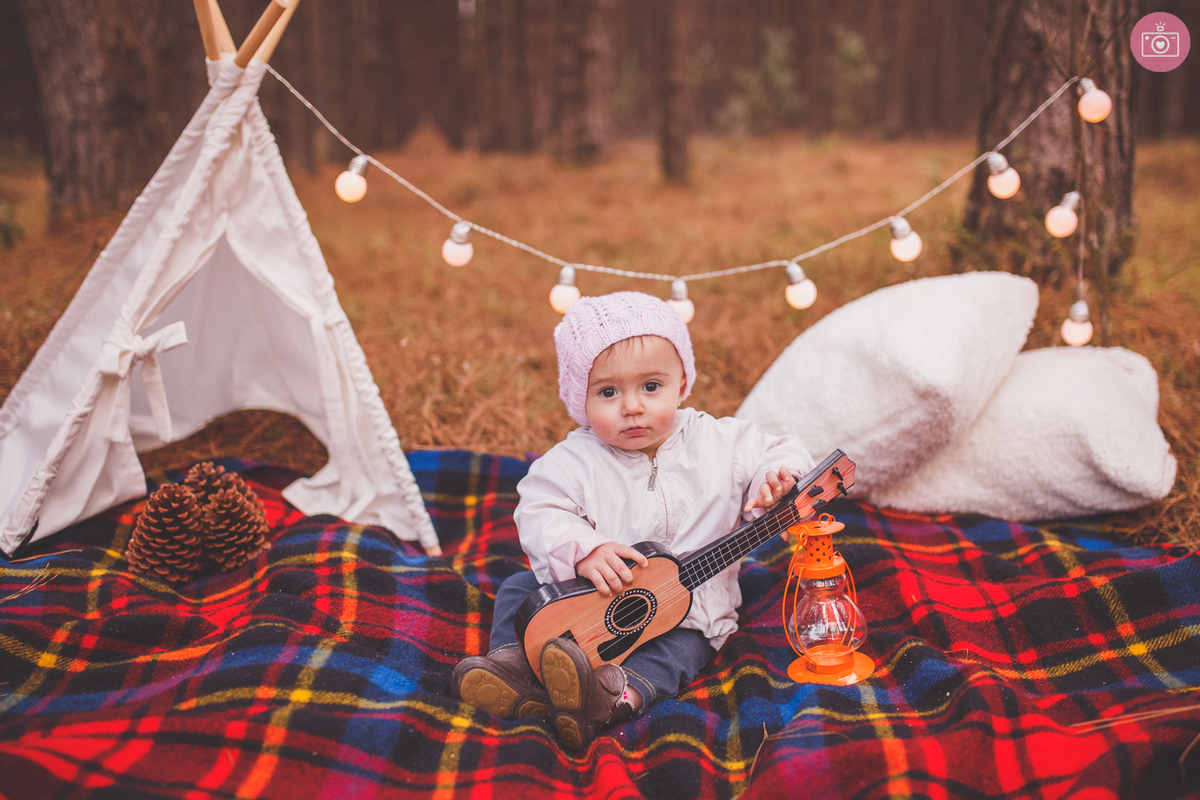 fotografa familia curitiba - acompanhamento trimestral - julia 9 meses - acampamento na floresta