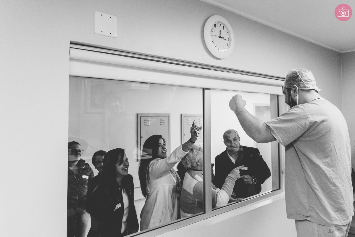 fotografa familia curitiba - nascimento gêmeos Helena e Arthur