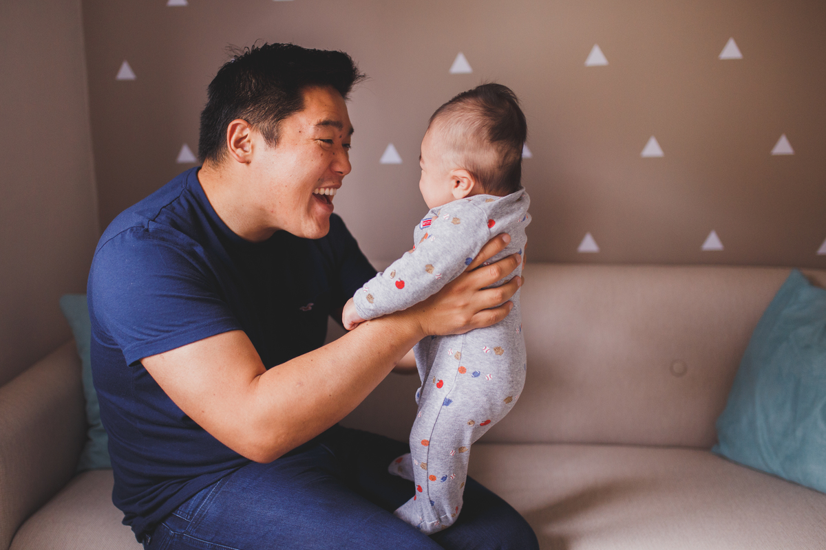 fotografa familia em curitiba - ensaio lifestyle Murilo - 3 meses