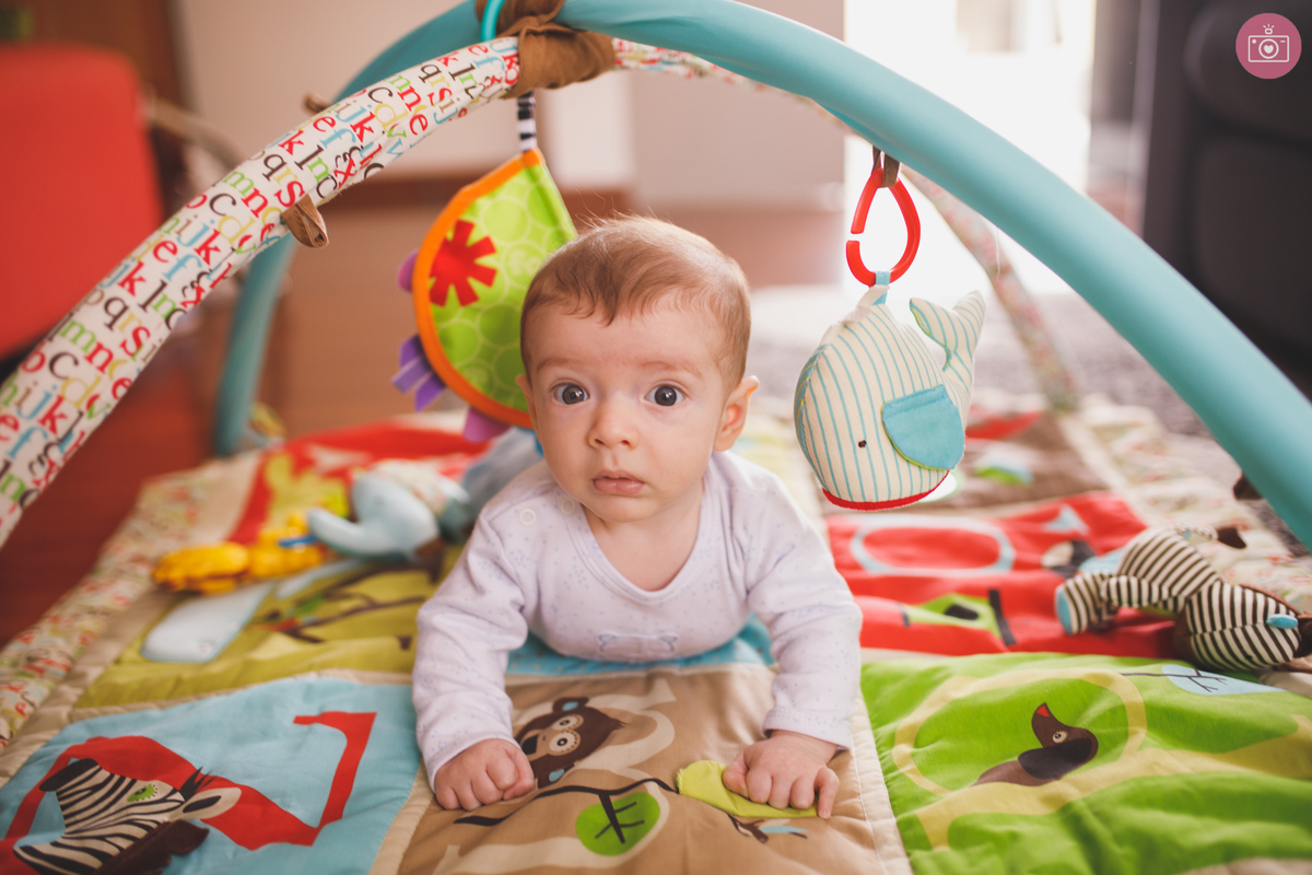 fotografa familia curitiba - lifestyle Leo 4 meses