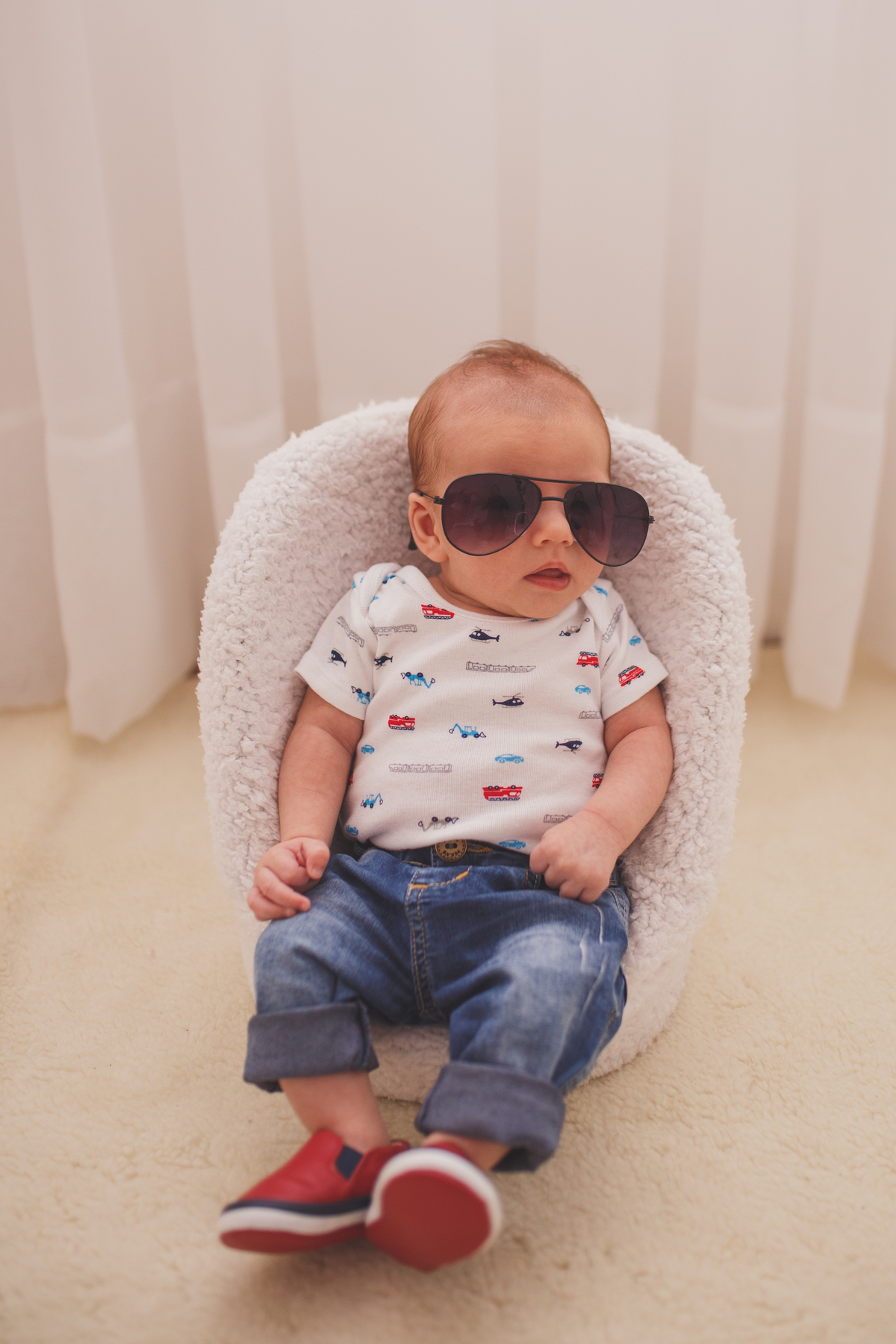 fotografa familia curitiba ensaio estudio acompanhamento mensal artur 2 meses