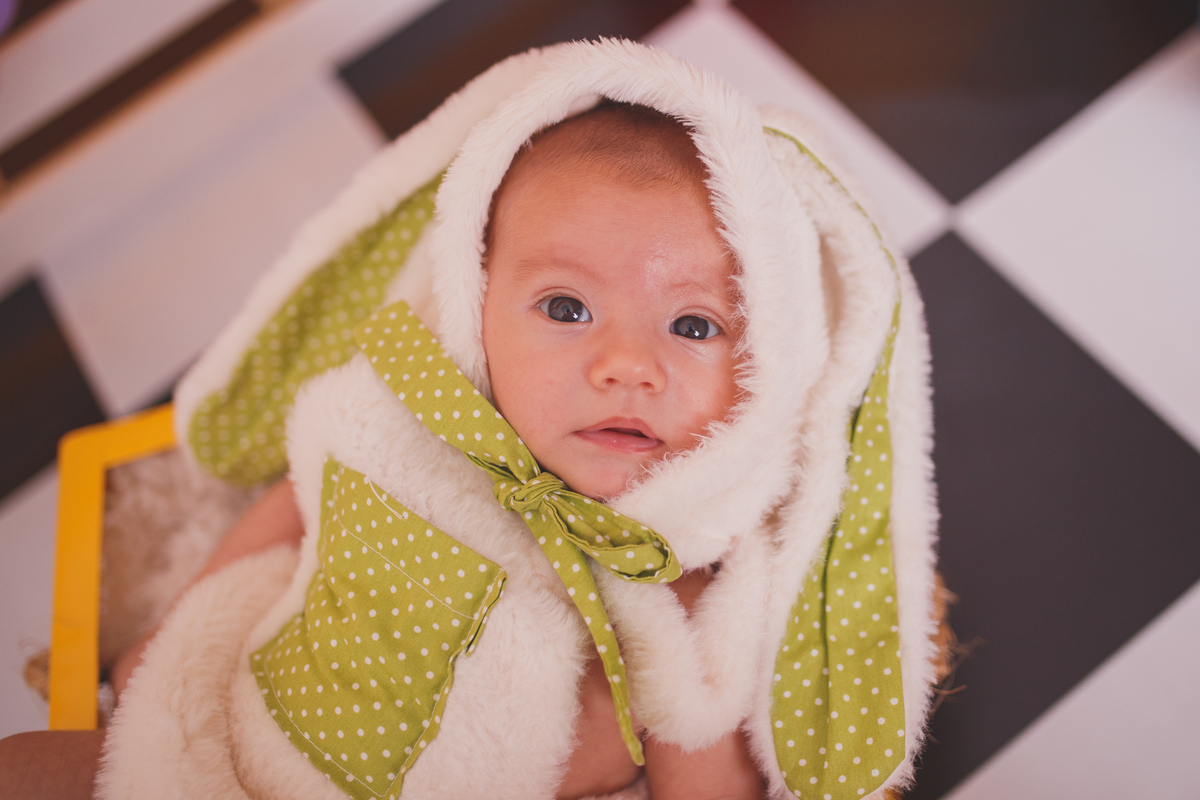 fotografa familia curitiba ensaio estudio acompanhamento mensal artur 2 meses