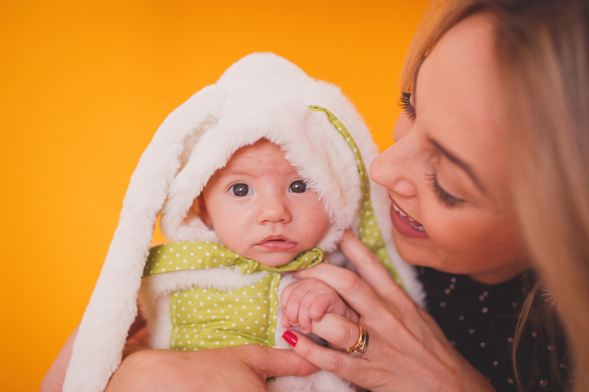 fotografa familia curitiba ensaio estudio acompanhamento mensal artur 2 meses