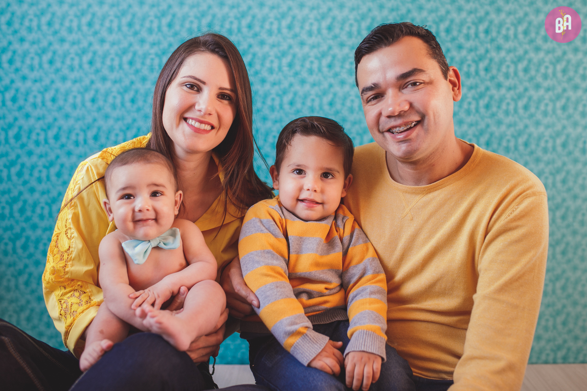 fotografa familia Curitiba - acompanhamento estúdio 5 meses 