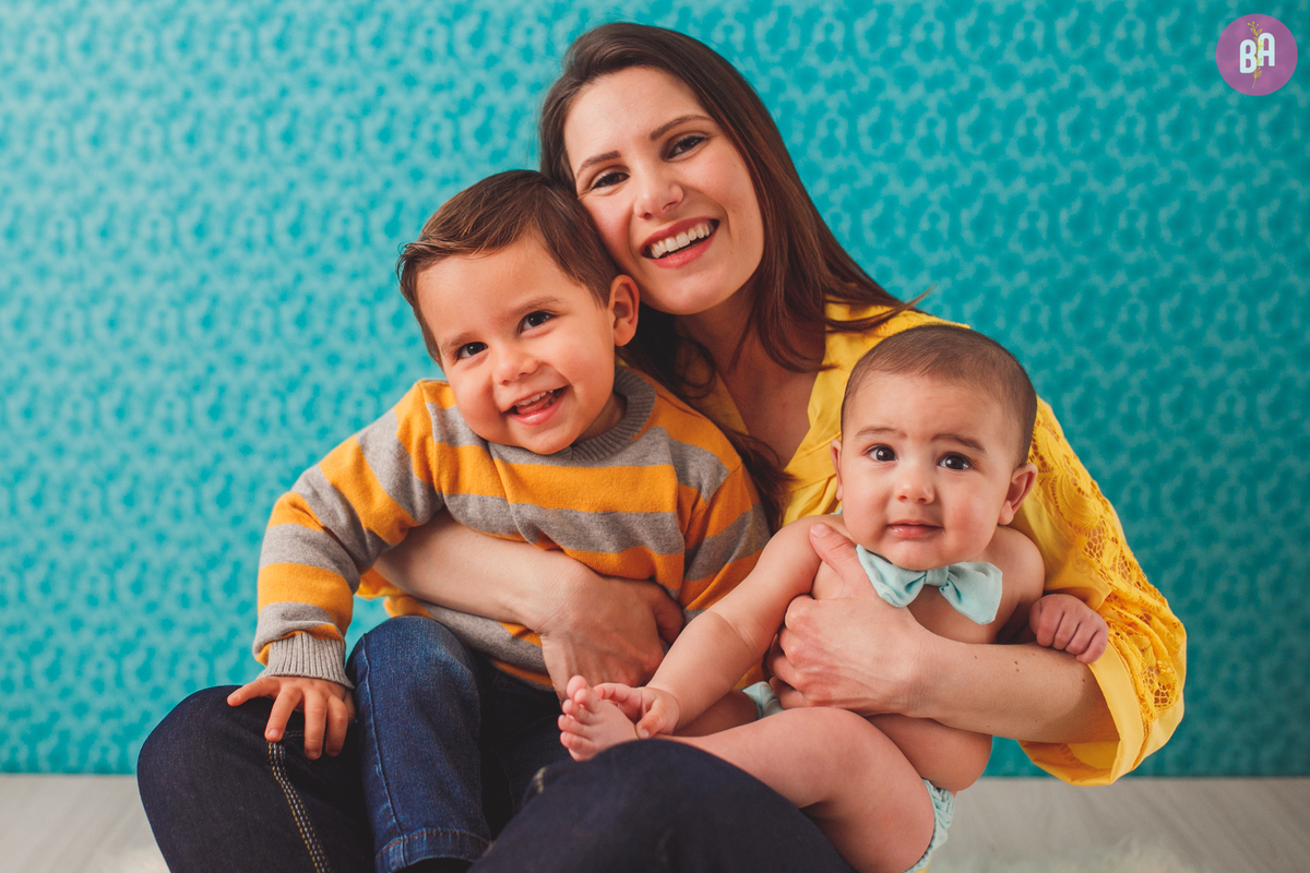 fotografa familia Curitiba - acompanhamento estúdio 5 meses 
