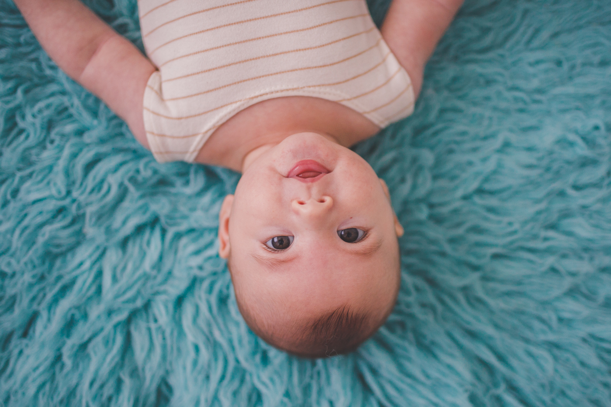 fotografa familia curitiba - acompanhamento mensal Artur - bebe estudio