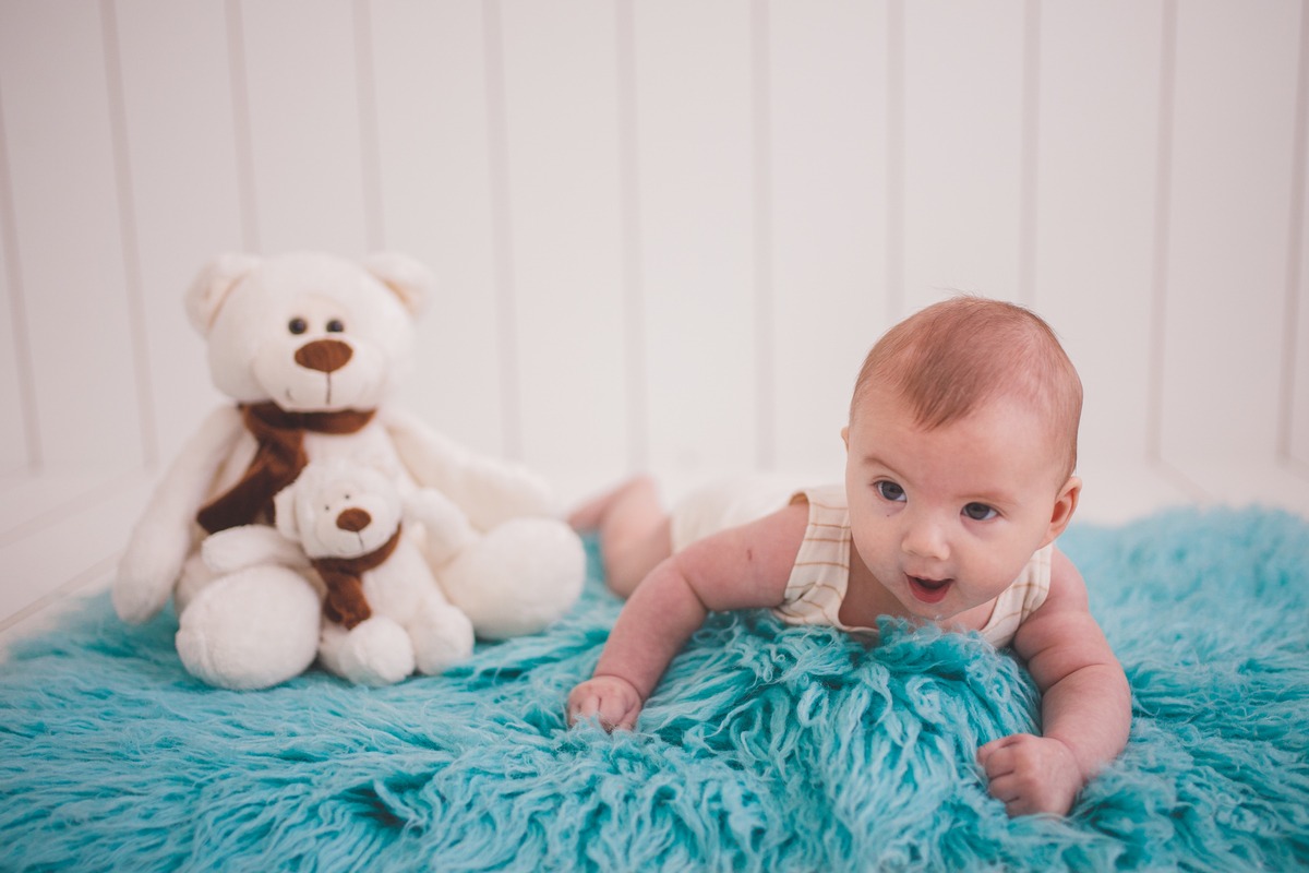 fotografa familia curitiba - acompanhamento mensal Artur - bebe estudio